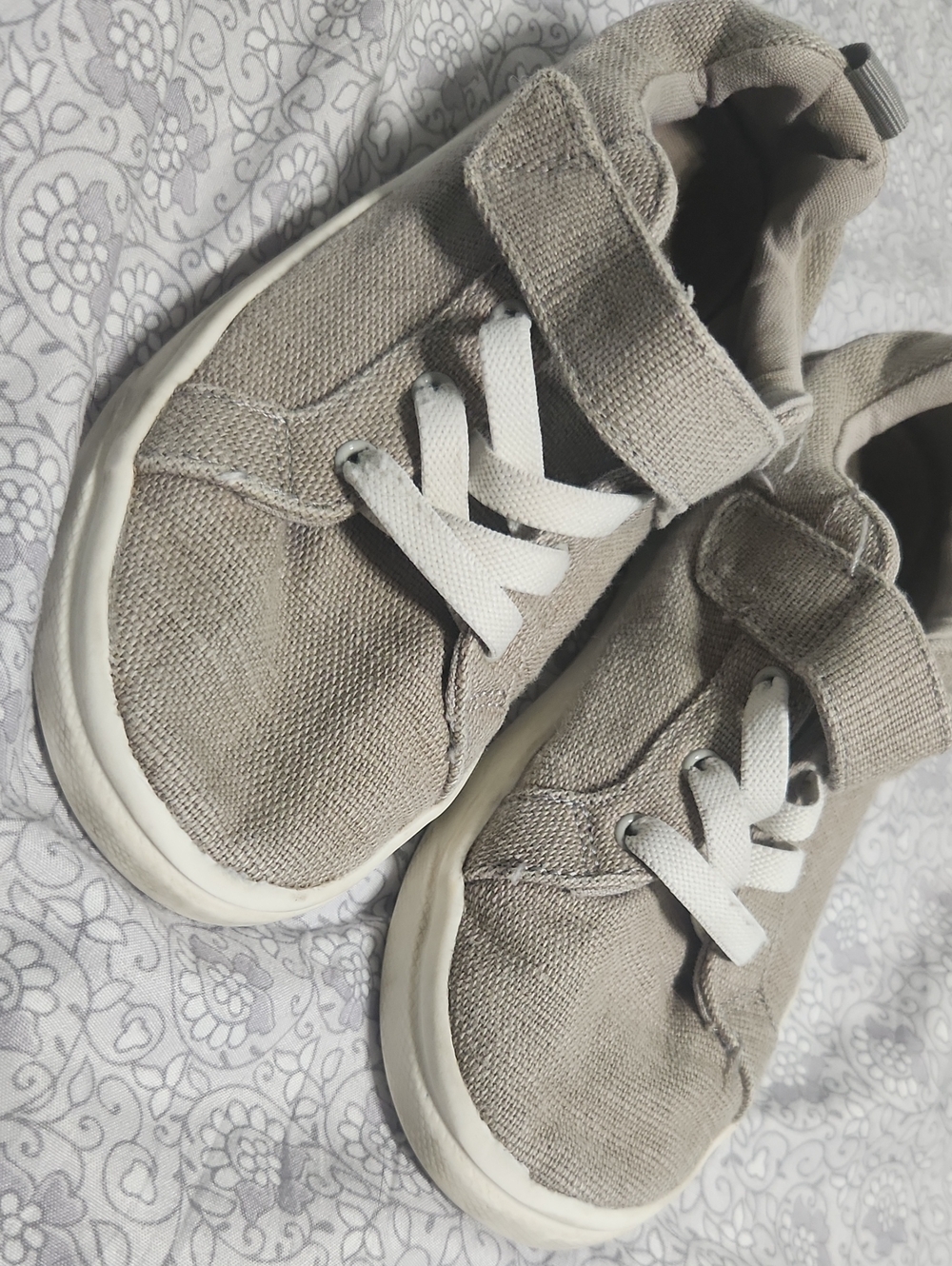 Sz 2 Toms Wear Good Shoes Girls Tennis Shoes Velcro No Tie Sneakers Kids Canvas